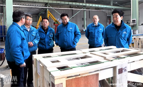 皖南電機(jī)高層看望一線員工 皖南電機(jī)高層看望一線員工