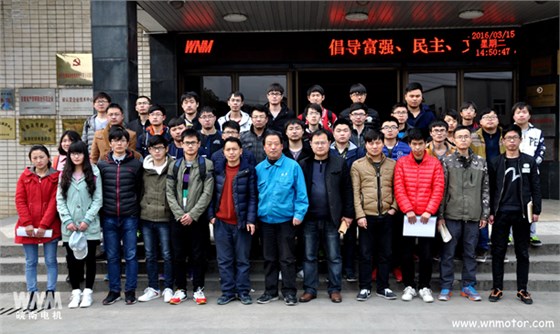 安工大在公司作畢業設計,在皖南電機合影留念 安工大在公司作畢業設計,在皖南電機合影留念