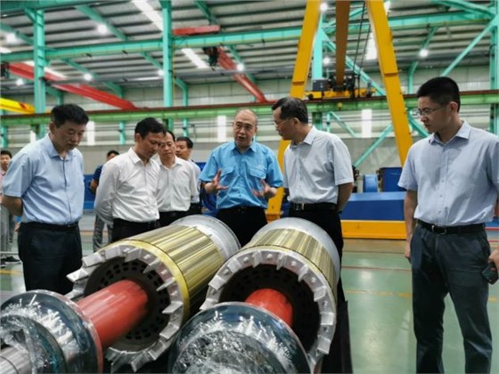 圖為省政協副主席韓軍在威能電機調研