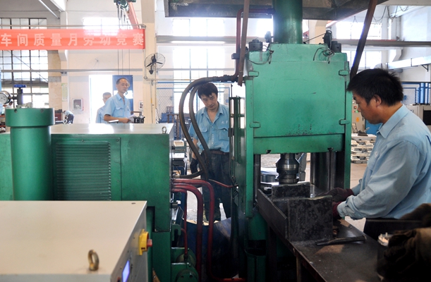 皖南電機(jī)開展轉(zhuǎn)子壓鑄勞動(dòng)競(jìng)賽