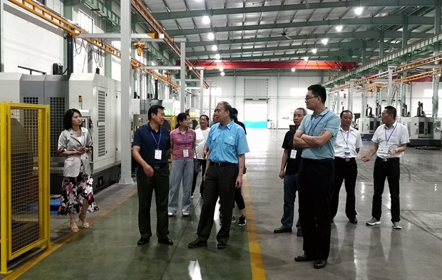 全椒縣政協副主席姜志山帶領該縣政協考察團來我公司參觀考察。 全椒縣政協副主席姜志山帶領該縣政協考察團來我公司參觀考察。